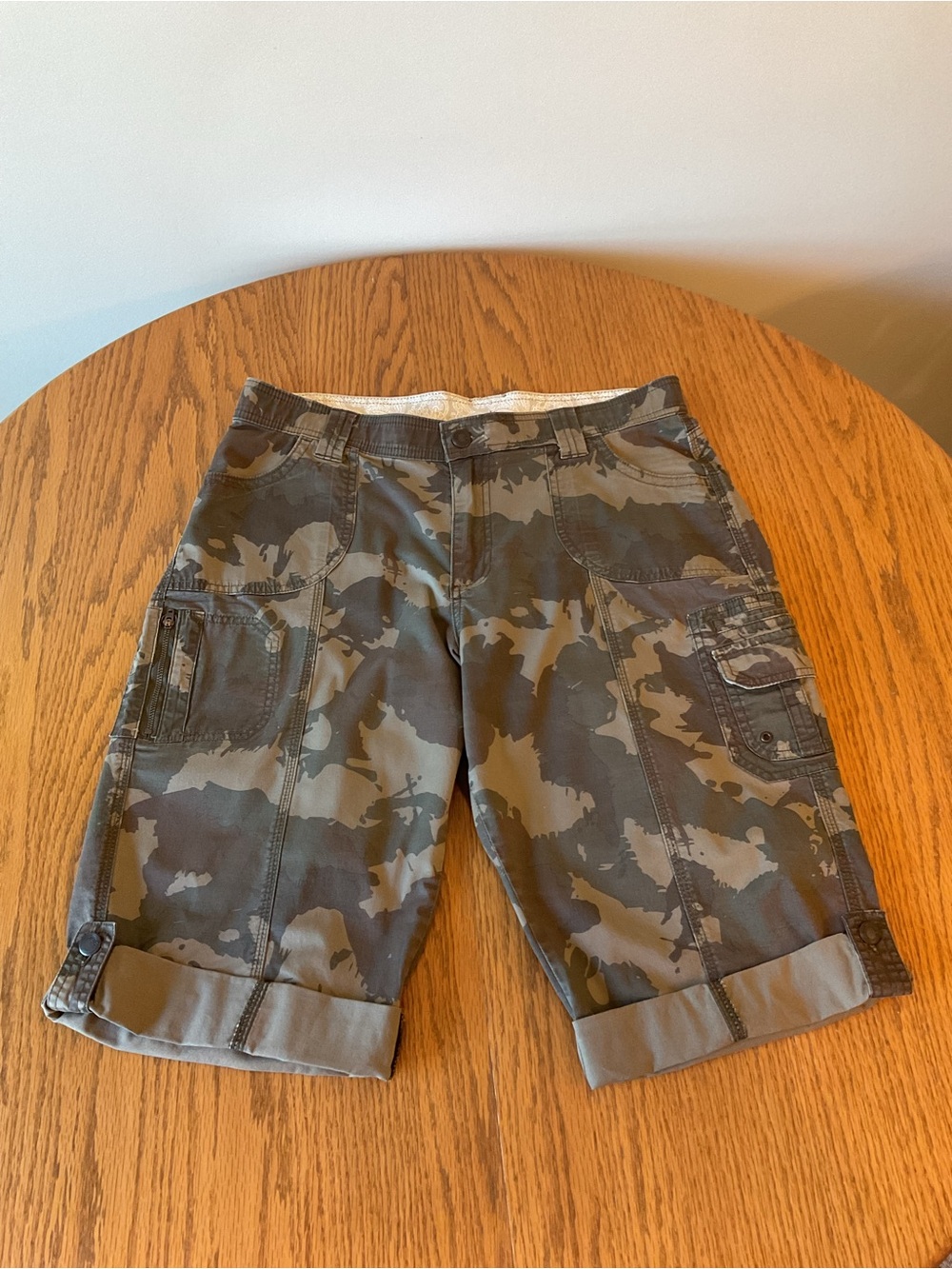 Lee Camouflage Capri Pants, Size 14